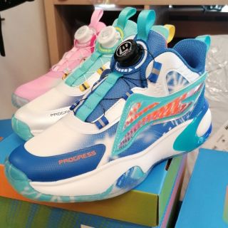 Novinka od české firmy @progresssportswear... Dětské a juniorské basketbalové boty s rychlostahovanim na kolečko